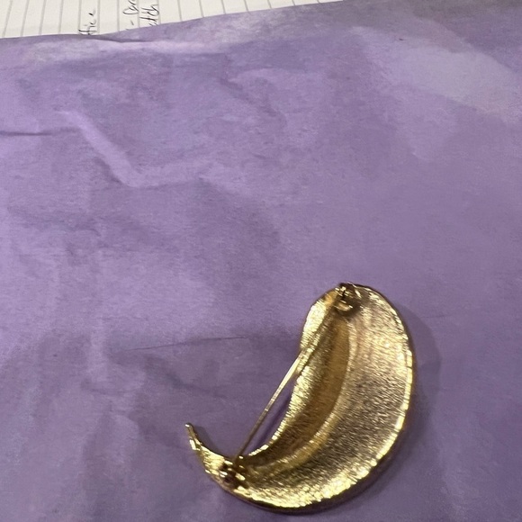 Vintage gold pin - Picture 3 of 6
